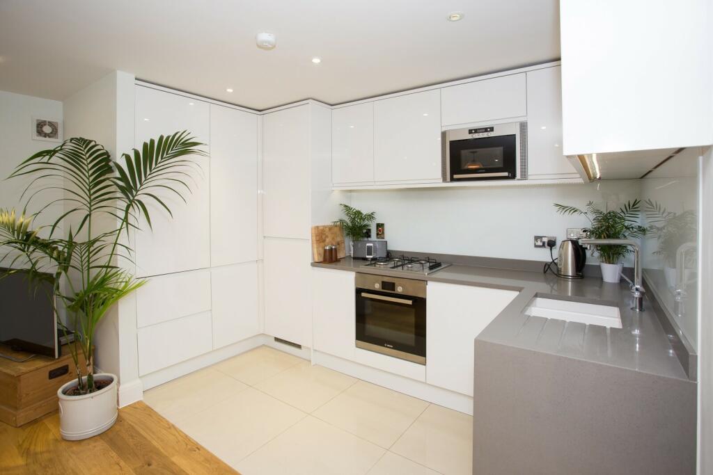 Additional image 4 of Thompsons Close, Harpenden, Hertfordshire, AL5