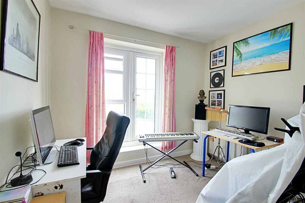 Additional image 26 of Collyer Road, London Colney, St Albans