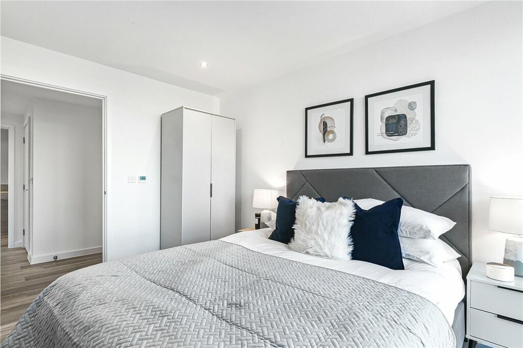 Additional image 5 of Corner House, Town Centre, Hatfield, Hertfordshire