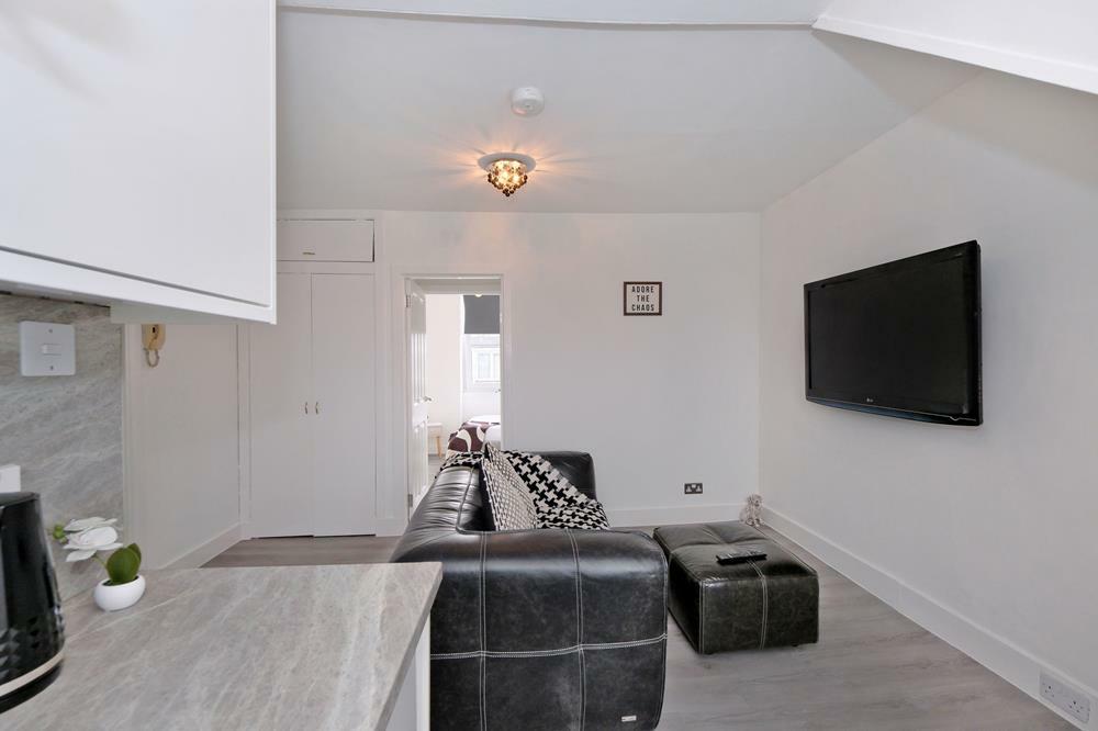 Additional image 9 of Summerfield Terrace, Top Floor Right, AB24