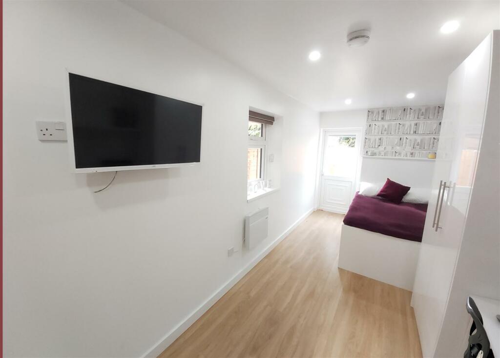 Additional image 10 of Dale road