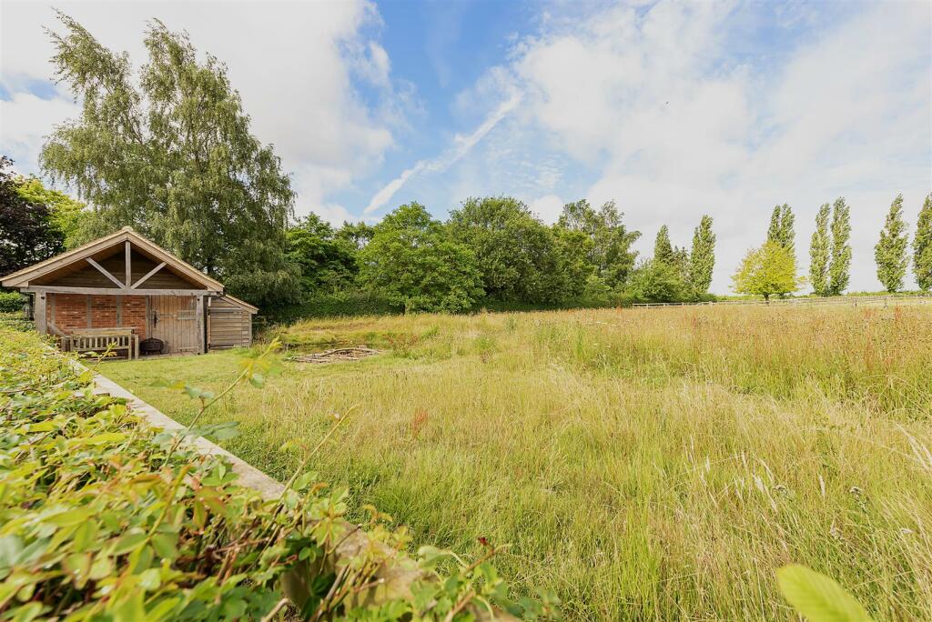 Additional image 11 of Mackerye End, Harpenden