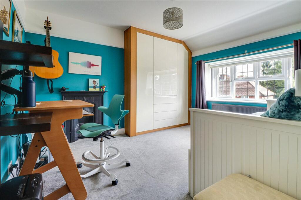 Additional image 10 of Carisbrooke Road, Harpenden, Hertfordshire, AL5