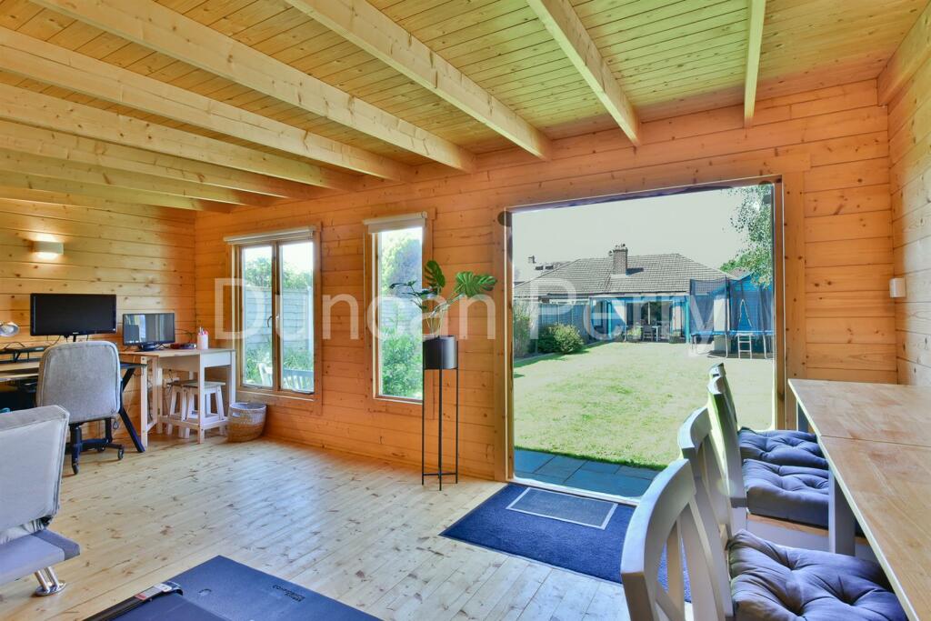 Additional image 17 of Oaklands Avenue, Brookmans Park