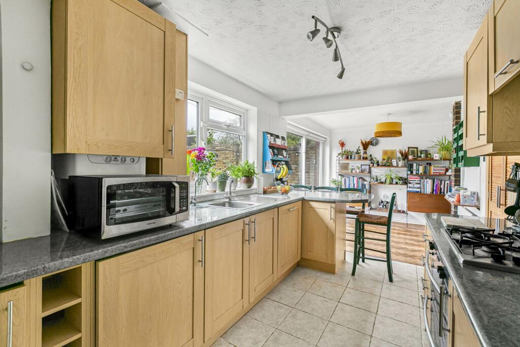 Additional image 18 of Falcon Close, Hatfield