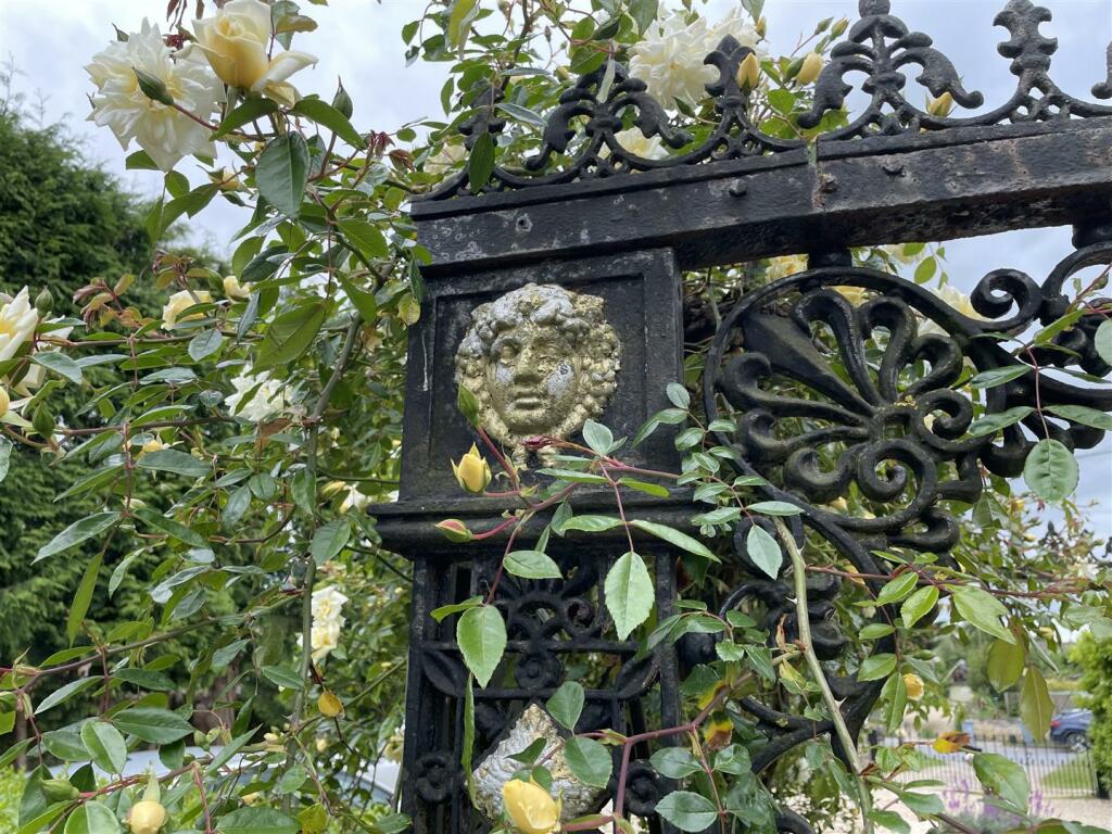 Additional image 2 of Clanfield, Oxfordshire, OX18 2SP