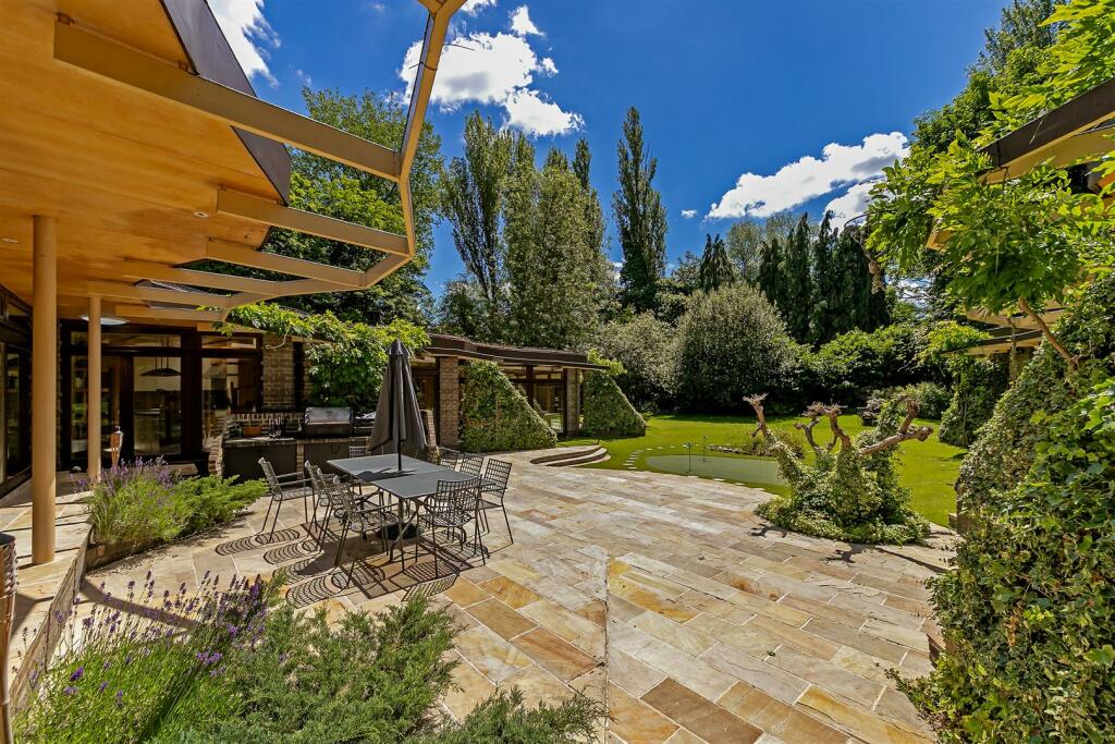 Additional image 42 of Pondwicks Close, St.Albans