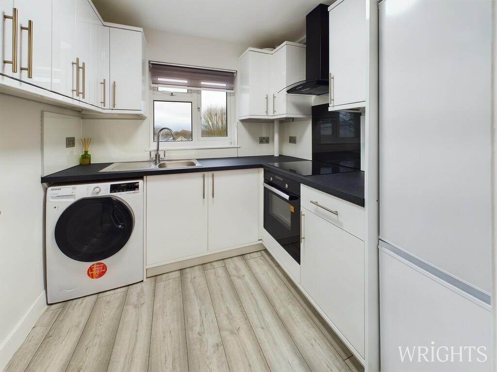 Additional image 11 of Robins Way, Hatfield