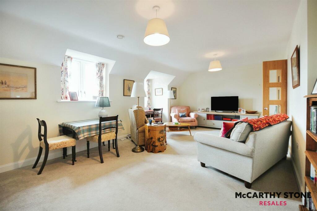 Additional image 2 of 44 Eleanor House, London Road, St. Albans AL1 1NR