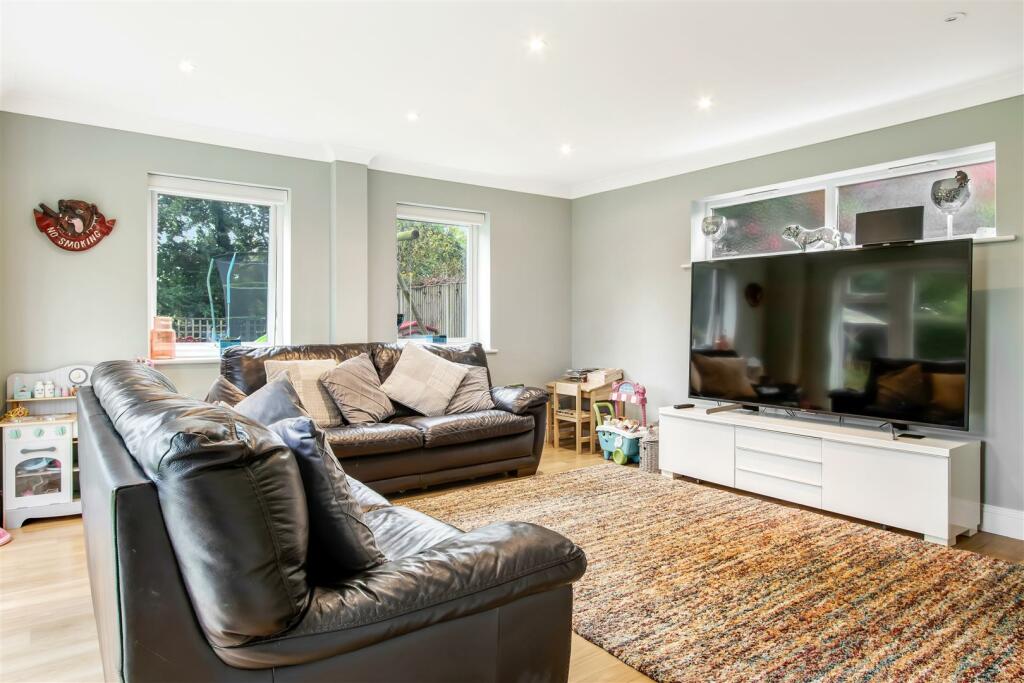 Additional image 5 of Ramsey Close, Brookmans Park, Herts