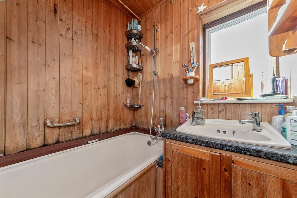 Additional image 12 of Garrard Way, Wheathampstead, St. Albans