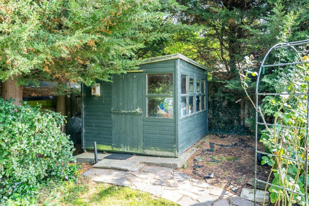 Additional image 18 of Walkers Close, Harpenden, Hertfordshire, AL5