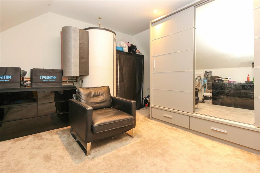 Additional image 10 of Crescent Gardens, St. Albans, Hertfordshire, AL4