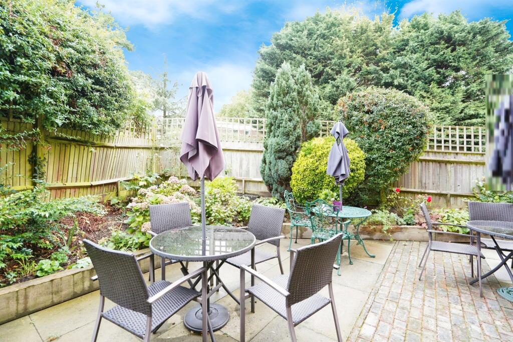 Additional image 7 of Roundwood Lane, HARPENDEN