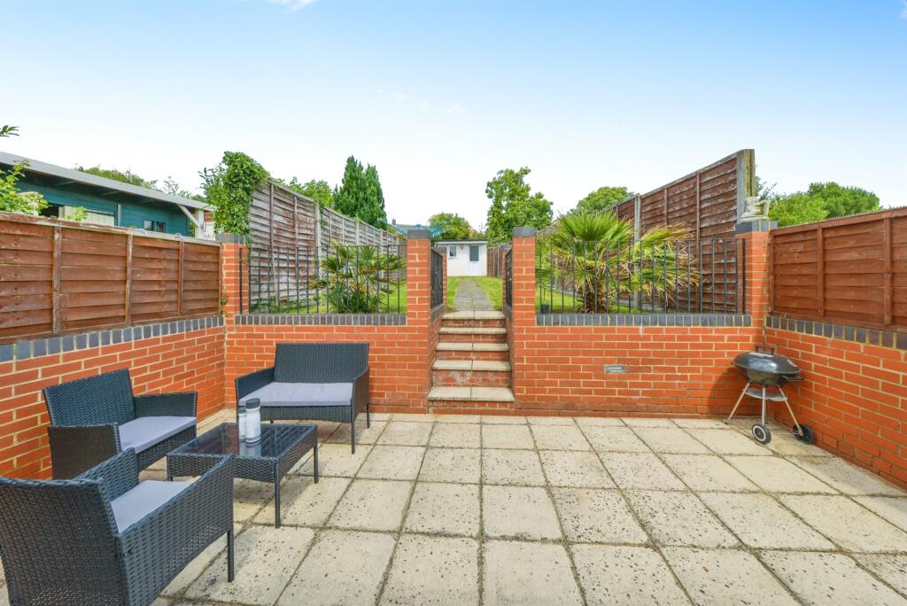 Additional image 10 of Howland Garth, ST. ALBANS