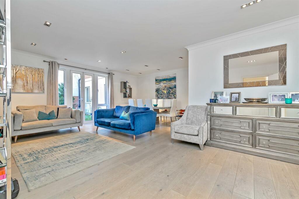 Additional image 23 of London Road, St Albans