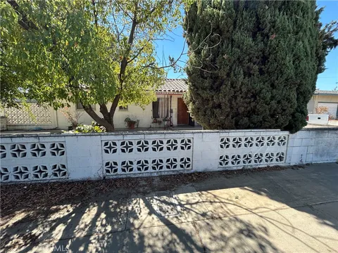 1395 N Esther Way, Fresno, CA 93728