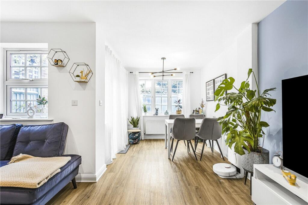 Additional image 6 of De Soissons Close, Welwyn Garden City, Hertfordshire, AL8