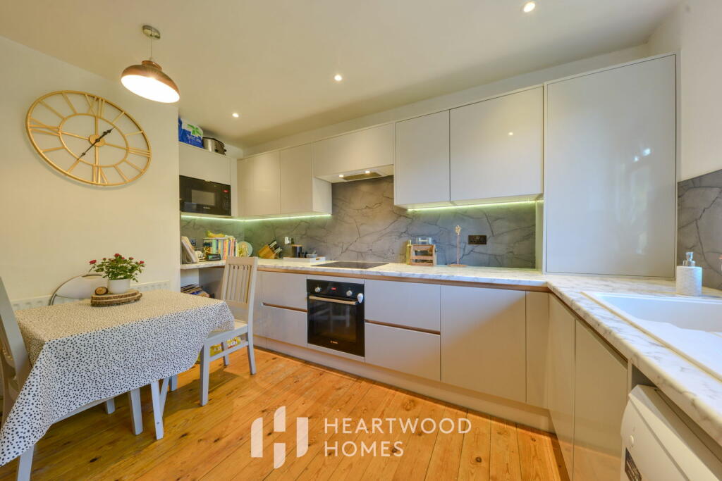 Additional image 6 of Watling Street, Park Street, St. Albans, AL2 2NN