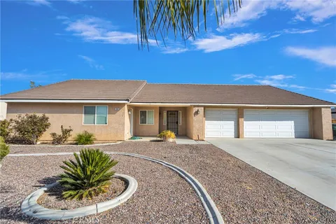 13935 Rincon Road, Apple Valley, CA 92307