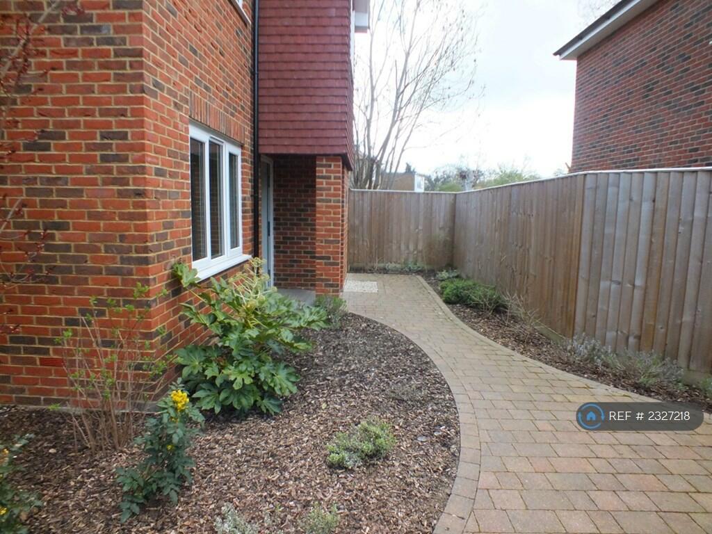 Additional image 3 of Holly Close, St. Albans, AL1