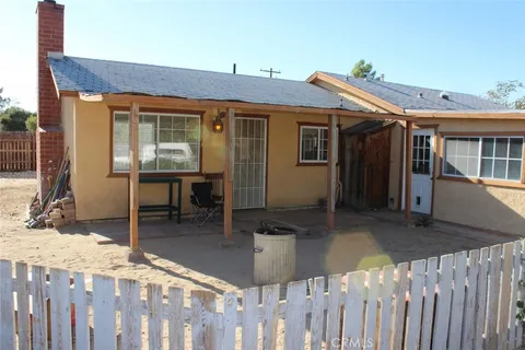 9156 W Avenue Ave E, Lancaster, CA 93536