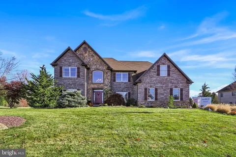 330 Manor Drive, Nazareth, PA 18064