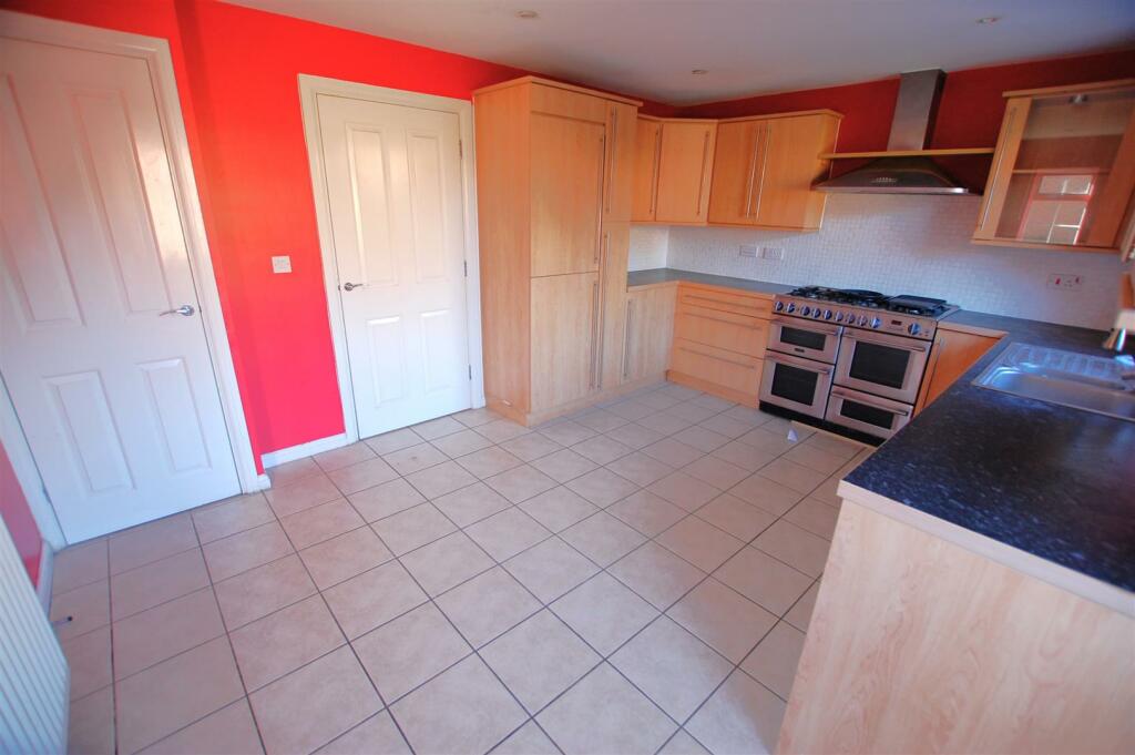 Additional image 8 of Errington Close, Hatfield