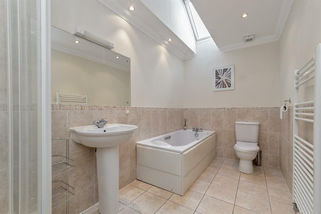 Additional image 27 of Laurelsfield, St. Albans