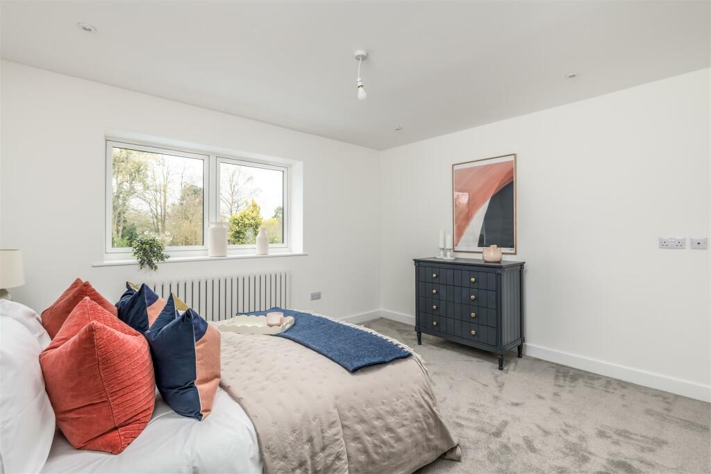 Additional image 21 of Sandridgebury Lane, St. Albans