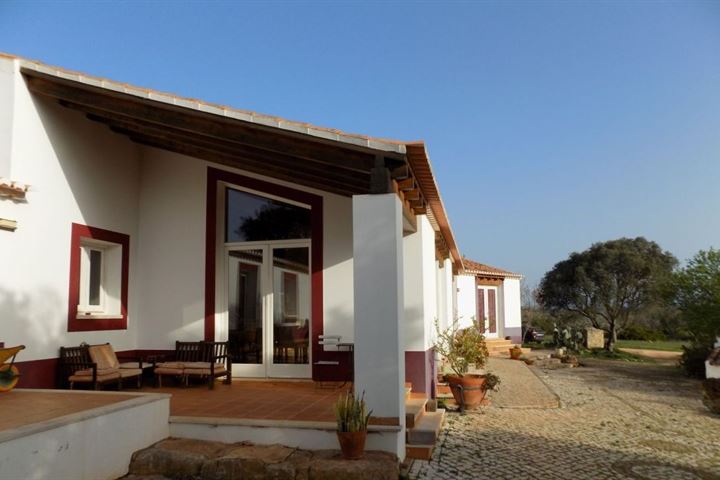 Bensafirm e Baraode Sao Joao, Lagos, Portugal