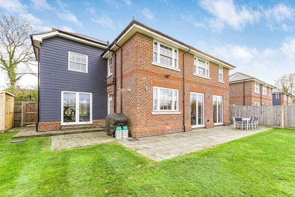 Additional image 61 of Lake View, Frogmore, AL2