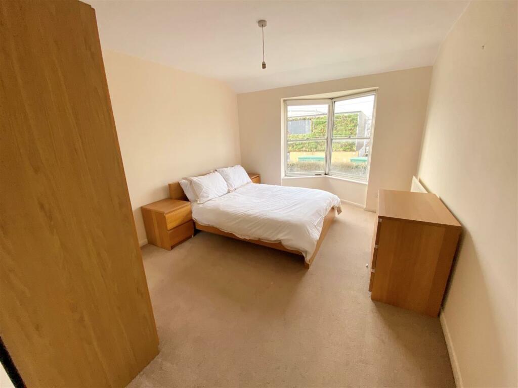 Additional image 4 of 2 Bedroom Flat