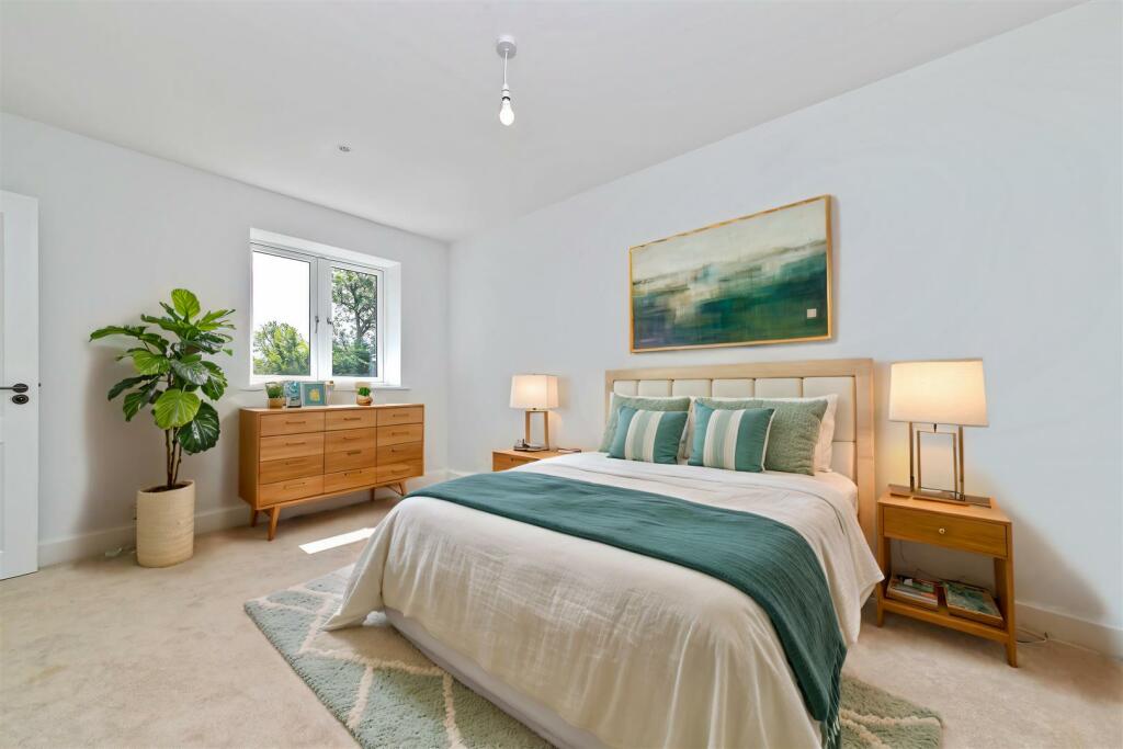 Primary image of Oakwood Road, Bricket Wood, St. Albans