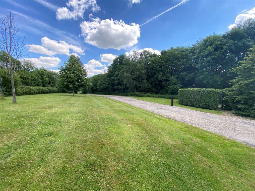Additional image 4 of Lower Woodside Farm, Westfield, Brookmans Park