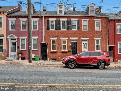 20 N Plum Street, Lancaster, PA 17602
