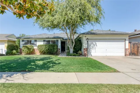 1332 East Sample Avenue, Fresno, CA 93710