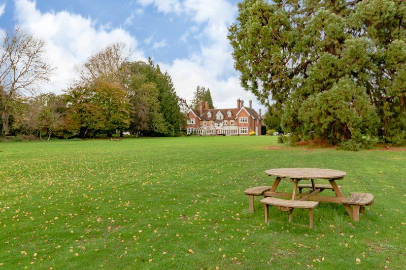 Additional image 18 of Astwick Manor, Coopers Green Lane