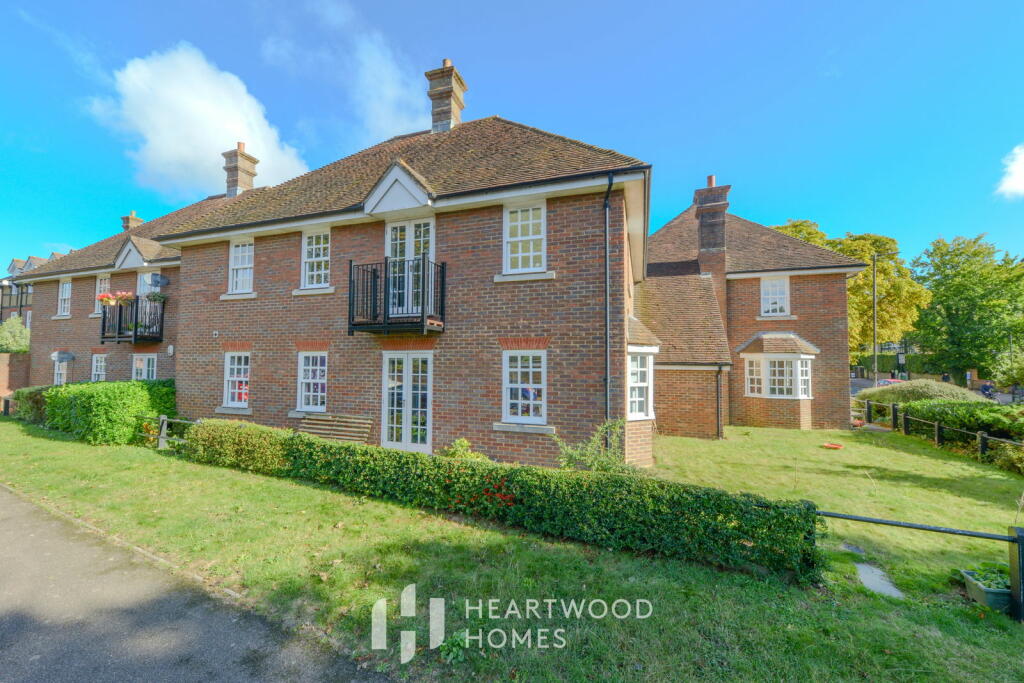 Additional image 20 of Town centre location