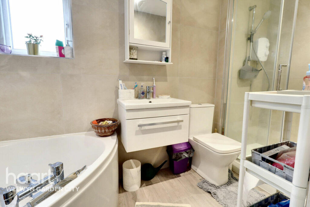 Additional image 11 of Pond Croft, Hatfield