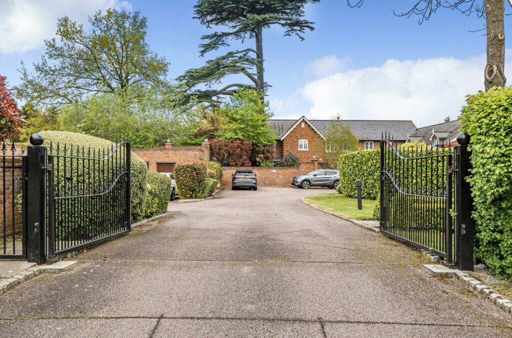 Additional image 17 of Essendon