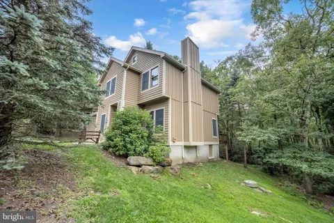 153 Pine Court, Tannersville, PA 18372
