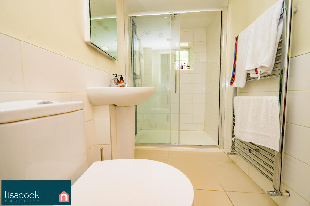 Additional image 31 of Park Street Lane, St Albans, AL2