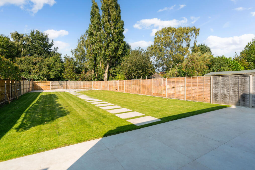 Additional image 12 of Tithe Barn Close, St. Albans, AL1