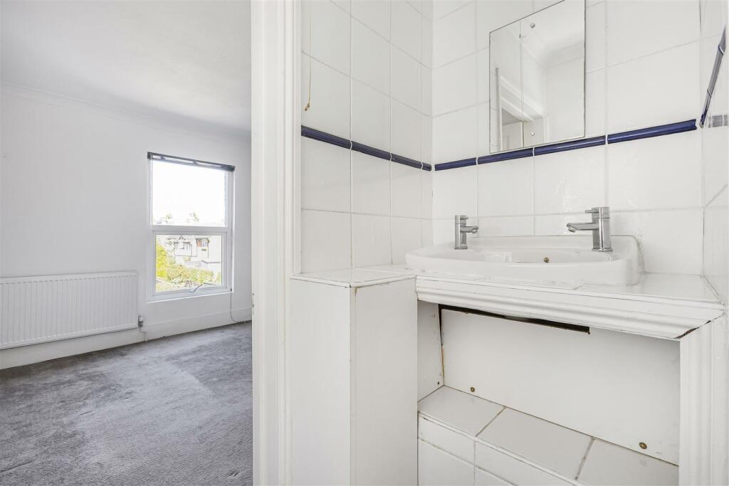 Additional image 8 of Station Road, Harpenden, AL5