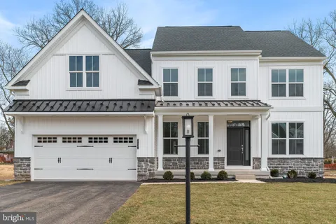 4389 Taviston Ct E, Emmaus, PA 18049