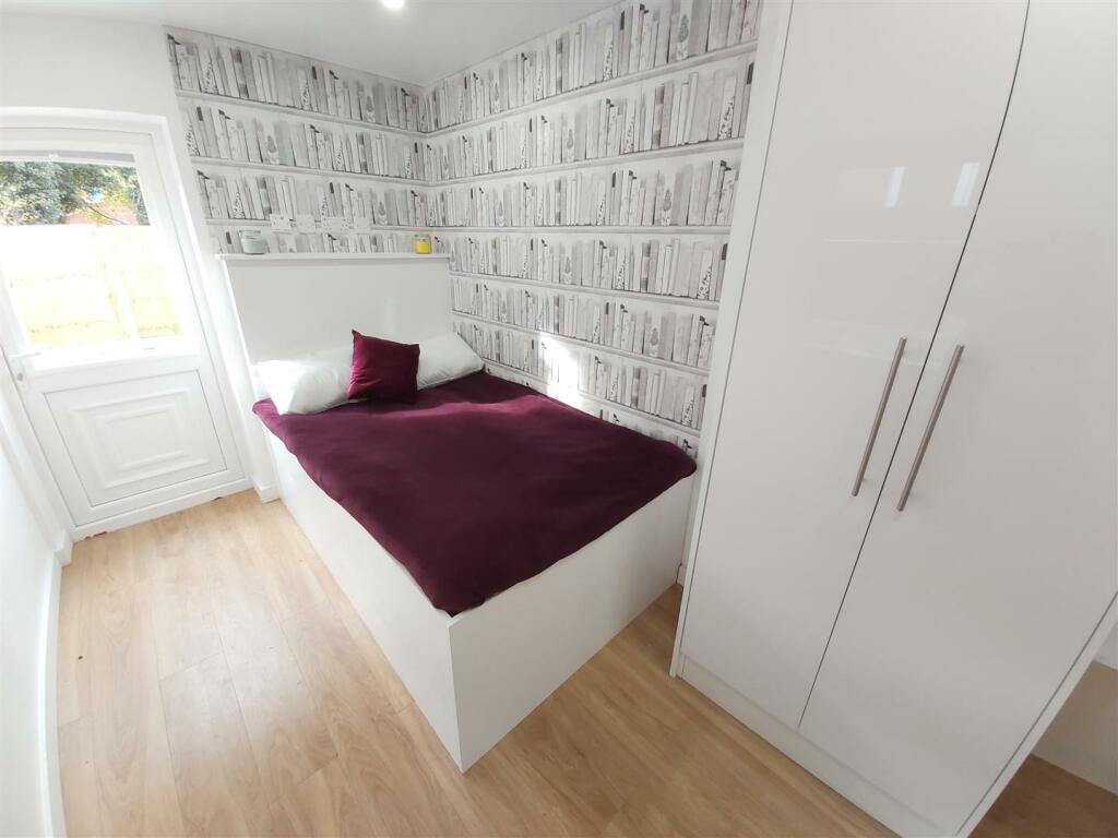 Additional image 2 of Dale road