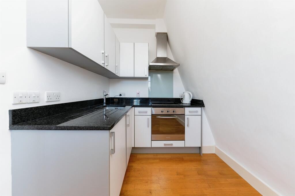 Additional image 10 of Stonehills, Welwyn Garden City