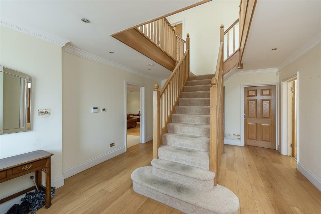 Additional image 6 of Broad Oaks Close, Harpenden