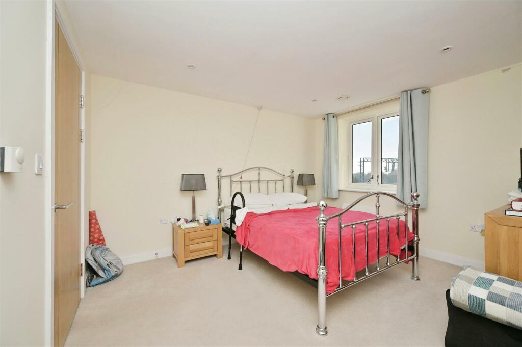 Additional image 8 of Eleanor House, London Road, St. Albans . AL1 1NR